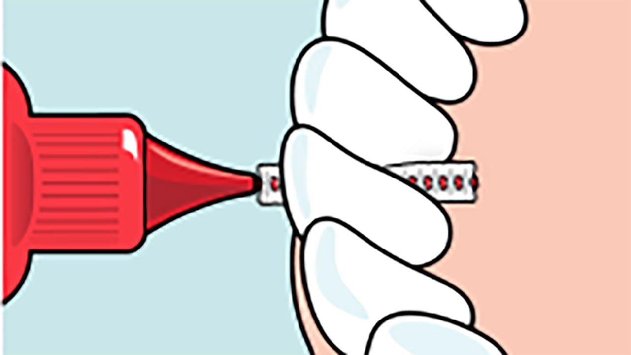 interdentalbuerste-anwendung-schneidezahn.jpg