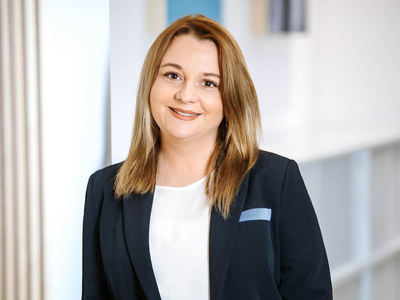 Webinar-Nora-Feulner-Portraitfoto-mobil_neu.jpg